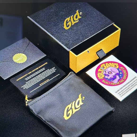 GLD Nail Cross Crucifix 18k Yellow Gold Plated with CZ stones NEVER USED - Picture 4 of 5